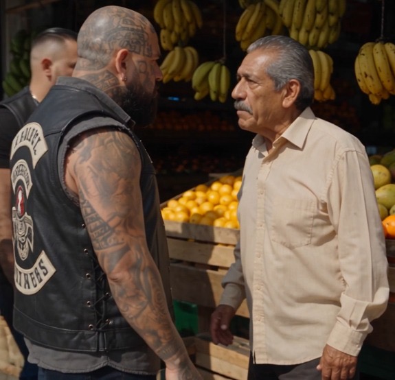 Destruyeron el puesto de frutas de un anciano por un mango de dos dólares: una llamada golpeó directamente al negocio del líder