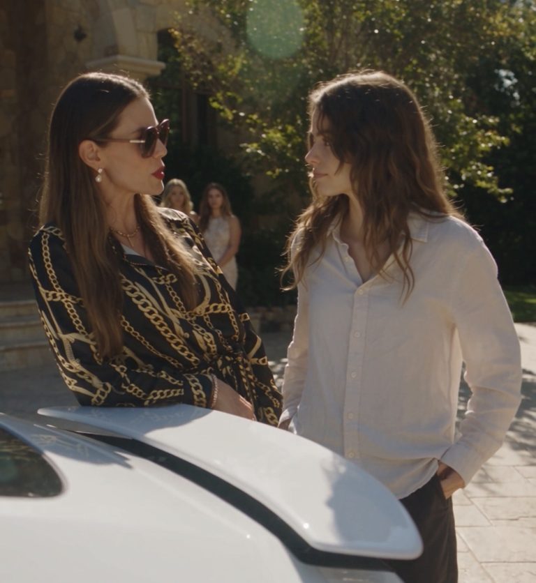 La mujer presumió el Porsche blanco frente a sus amigas, pero la verdadera dueña estaba delante de ella