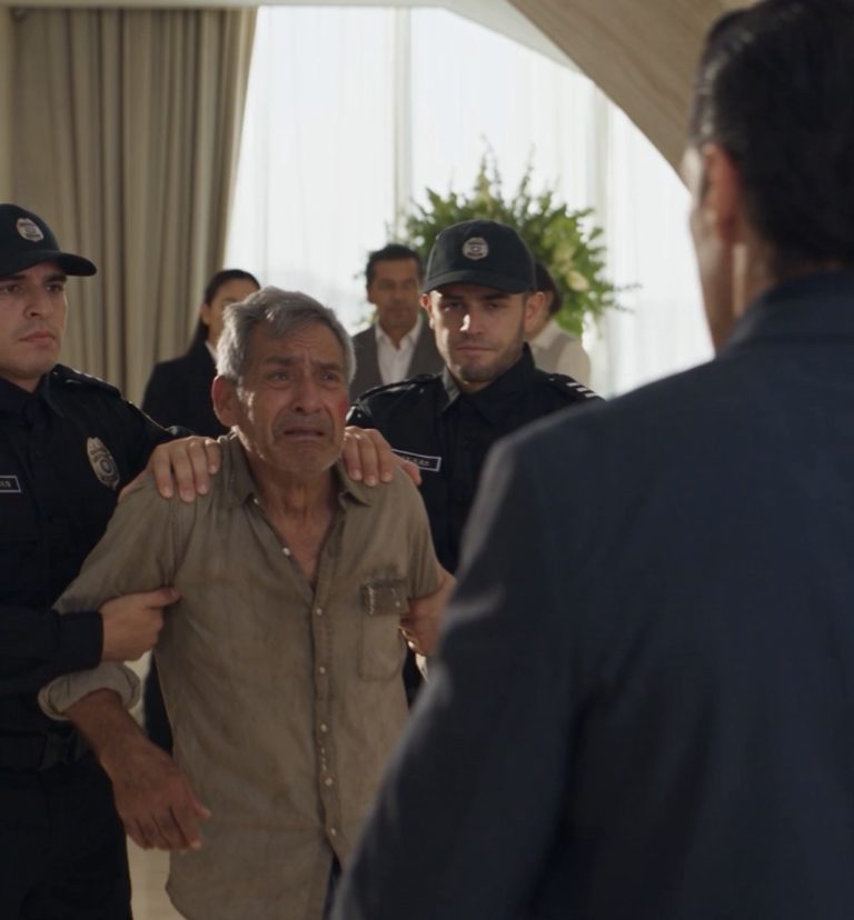El padre descubrió al verdadero responsable y decidió corregir una injusticia que había ocurrido delante de toda la mansión