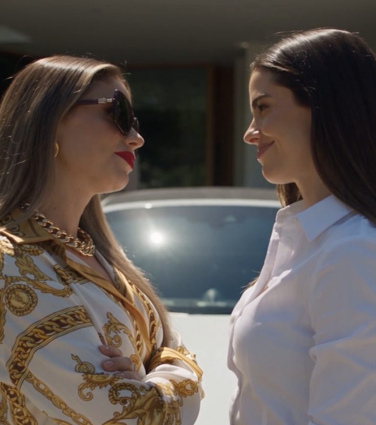 La presumida fingió ser dueña del Porsche y terminó enfrentando la verdad