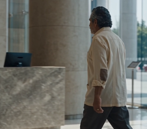 Humillaron a su padre en la empresa sin imaginar cómo reaccionaría su hijo