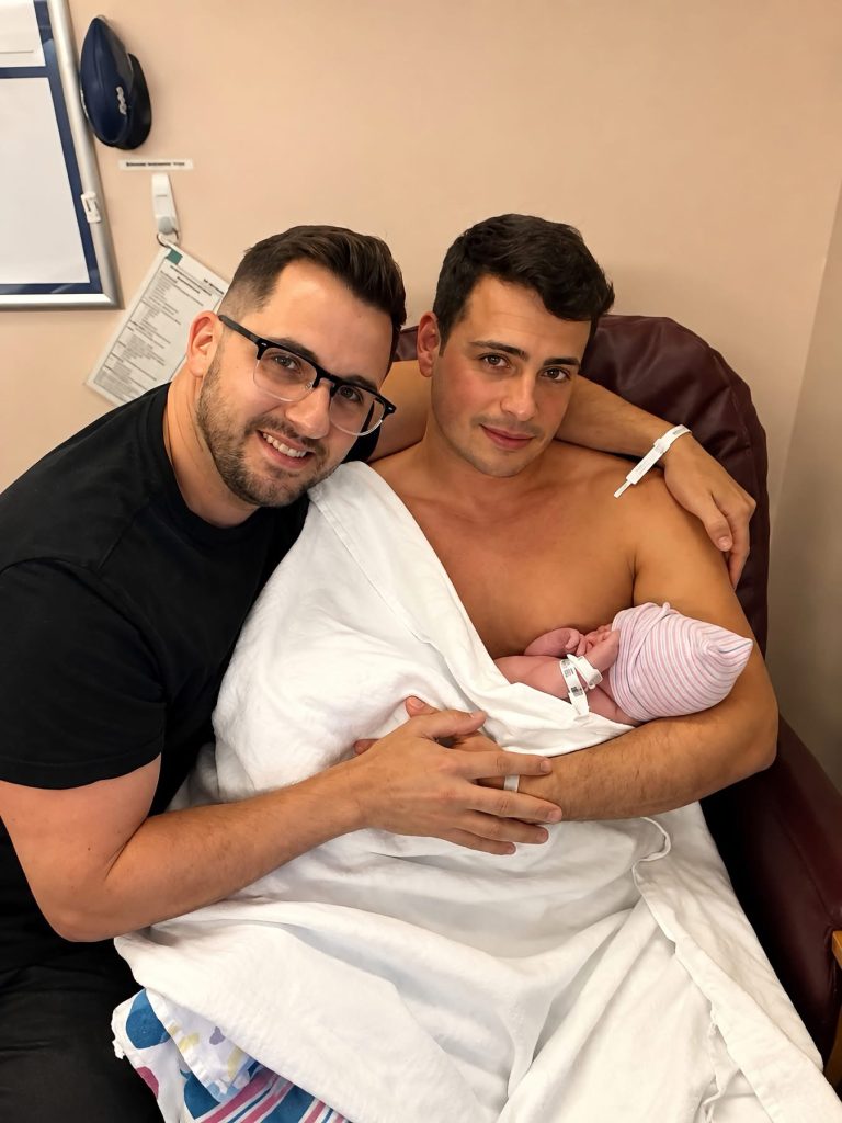 Una foto familiar se volvió viral y abrió una conversación sobre las distintas formas de ejercer la paternidad