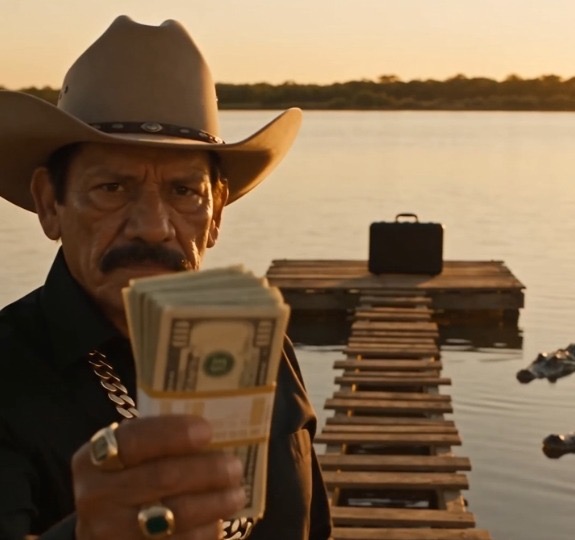 Ofreció 20,000 dólares por cruzar entre cocodrilos, pero el primer paso cambió todo